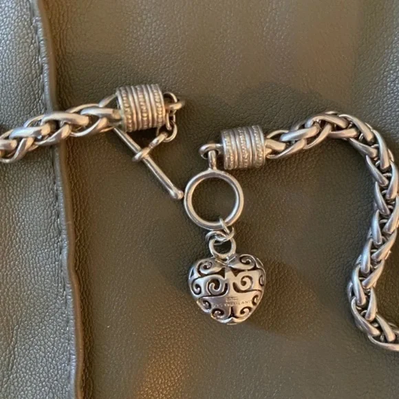 Authentic John Hardy Elegant Silver 925 Heart
Charm braided chain with necklace. - Picture 8 of 10